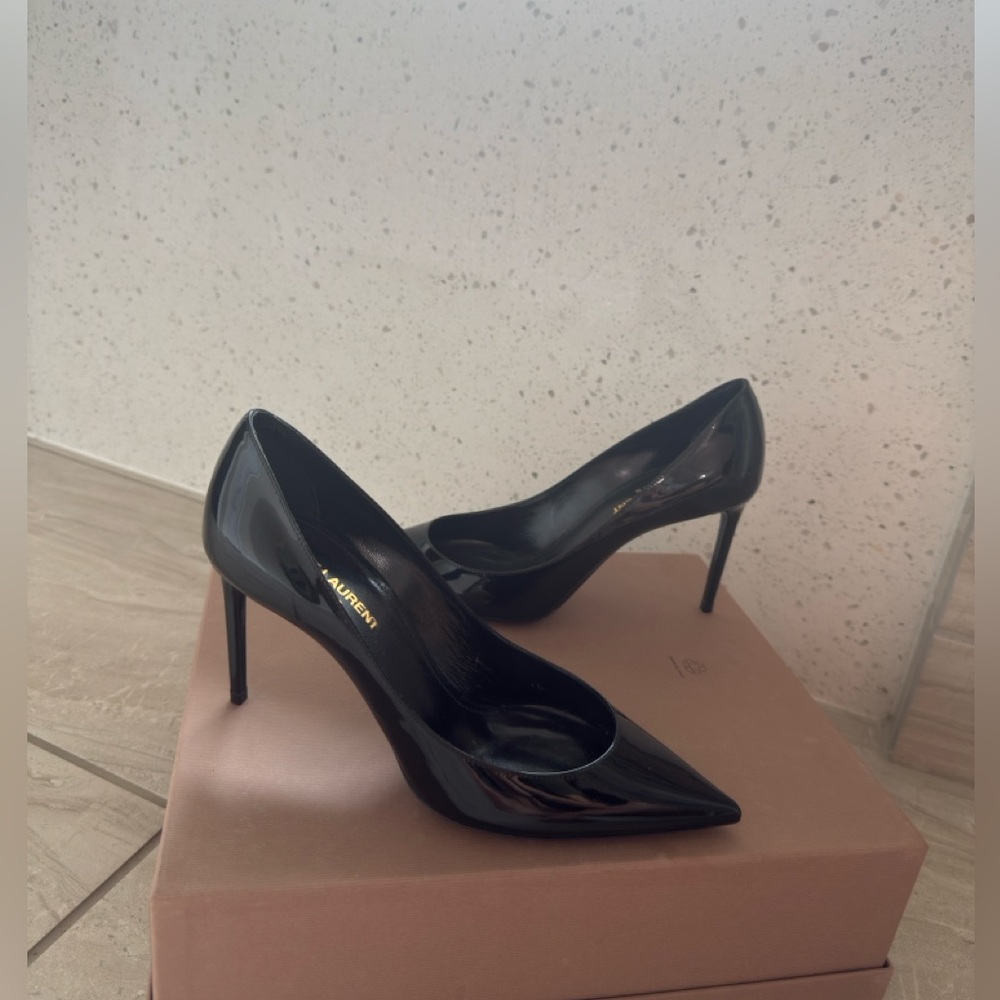 Yves Saint Laurent Glossy Black Heels